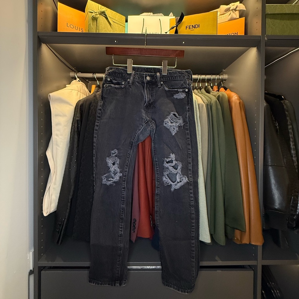 Men’s Abercrombie & Fitch Langdon Slim Jeans in Black Destroyed Denim